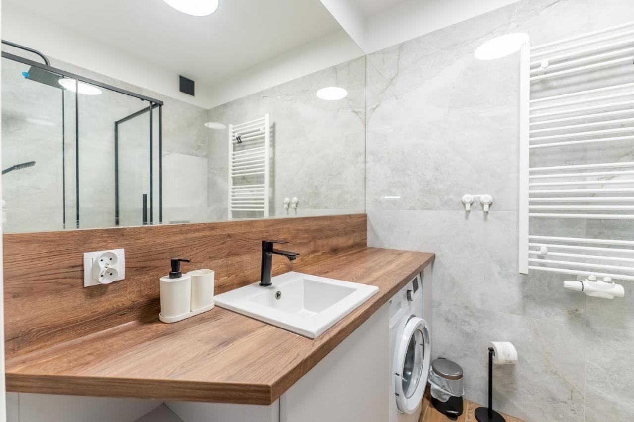 Apartamenty Promenada - Fredry 2 โควอบเซก ภายนอก รูปภาพ